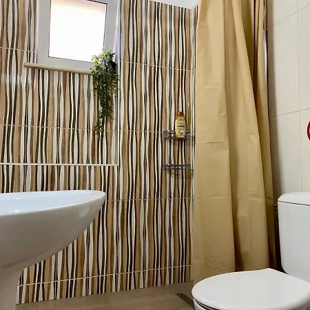 Modern In Town, Close To The - No 1 Apartment