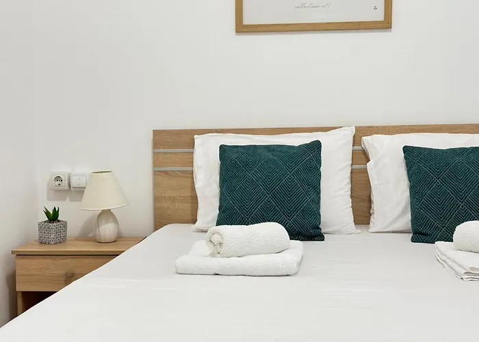 Modern In Town, Close To The - No 1 Apartament Kos